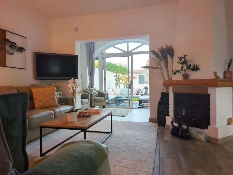 The Lemon Tree By The Sea Holiday home